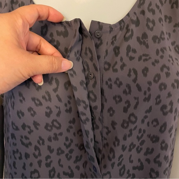 H&M animal print tunic top in EUC. Size 8 womens - Picture 6 of 9